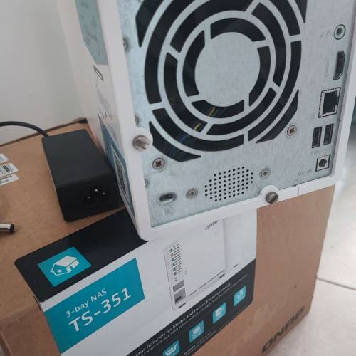 QNAP TS351 3Bay nas ( 包2條128G SSD）