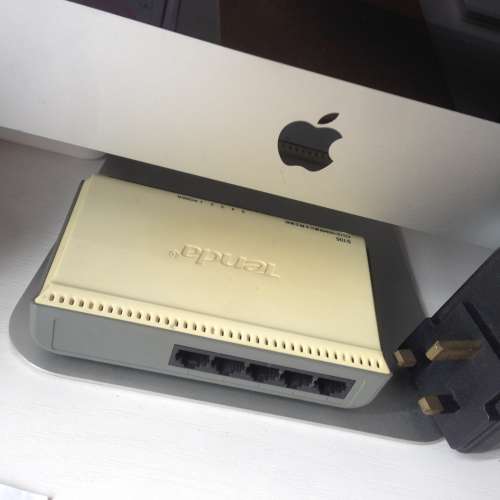 💻 TENDA 5-Port 10/100Mbps Switch S105 Plastic case Yellowing USED 5口 交換器 ...