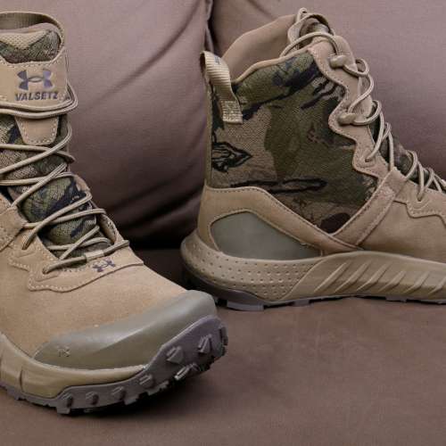 美國UNDER ARMOUR 中筒野外靴(EUR42)
