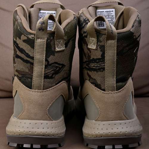 美國UNDER ARMOUR 中筒野外靴(EUR42)