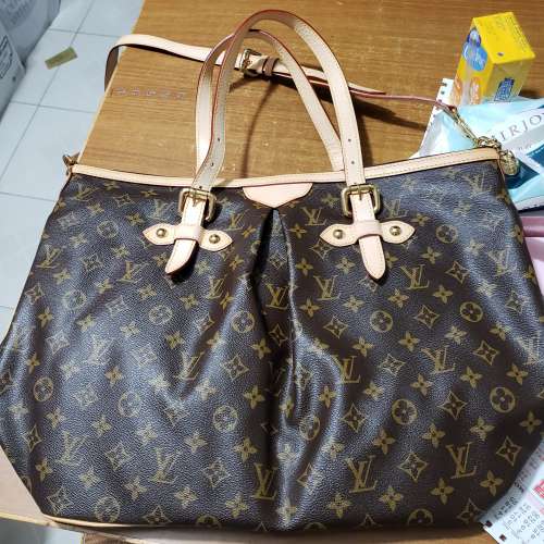 LV  Monogram  經典大手袋 95%新。可以交換