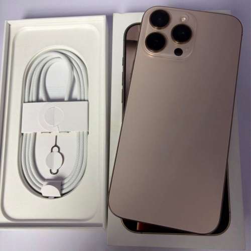 iPhone 16Pro max 512gb,港版雙卡金色鈦金屬，電池92，完美冇花，冇修冇拆，全套齊！