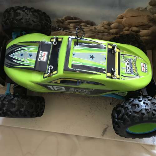 100%全新Maisto Rock Crawler Extreme RC Off Road Car 遙控爬山車