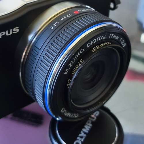 Olympus 17mm f2.8 lens