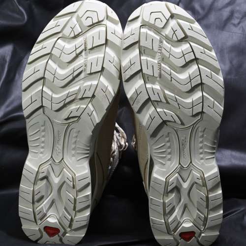 法國SALOMON 中筒Goretex户外靴(EUR42.5)