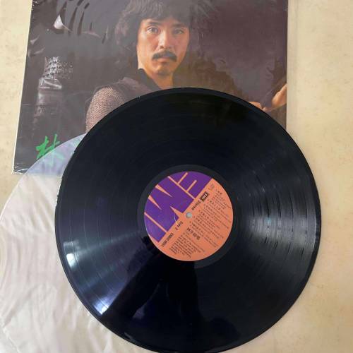 約90-95%新（－次過賣6隻舊版黑膠唱片不散賣共$1138）