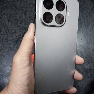 小米 15t pro 
銀色 港行 1T