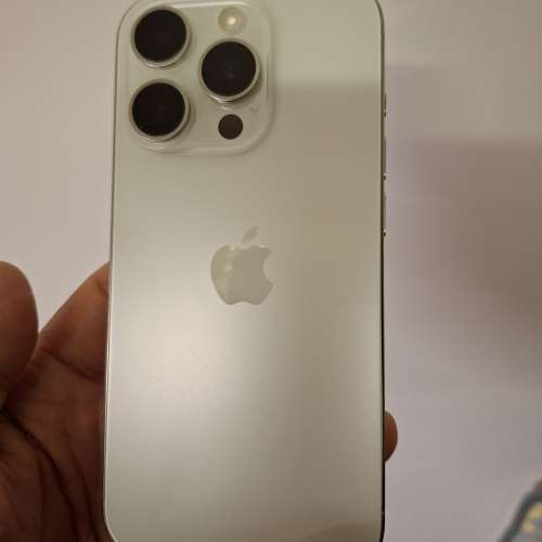 劲新淨港版iPhone15 pro 512gb battery health 91％