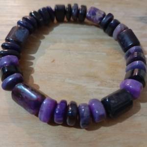 舒倶來9mm三角形盘珠，纯天然無注色注膠