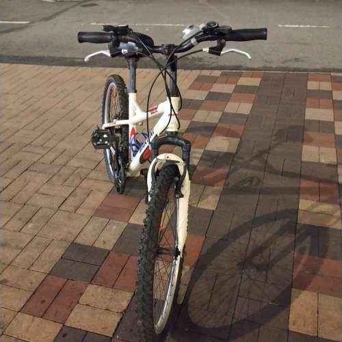 18 速 成人單車一部 ，24吋，不可摺。