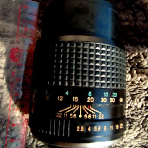 135 2.8 小巧單反相機大光圈長鏡F2.8全開就不錯，色彩佳