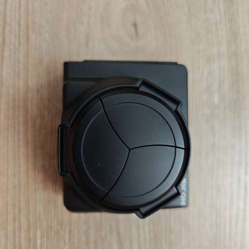 Ricoh GXR 28mm A12 and 28-300mm P10