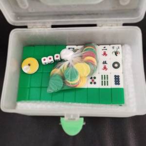 七分嘅標準麻雀144隻連盒mahjong game toy with box