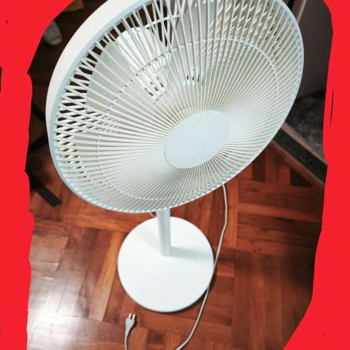 小米風扇1x, 全部正常, 新舊如圖, 底盤有花痕(如圖)