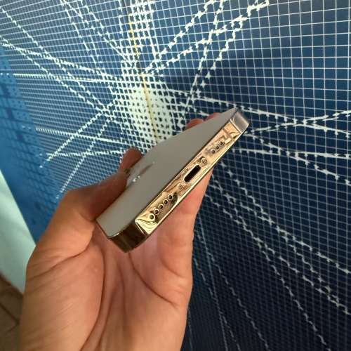 iPhone 14pro 256gb,港行雙卡極新，完美冇花，冇修冇拆，有套有貼，所有功能正常！！