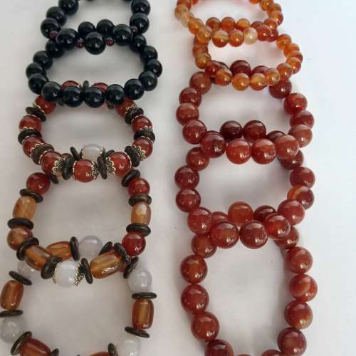 一手十條 瑪瑙珠手串，共售380元， no.D12.1.26