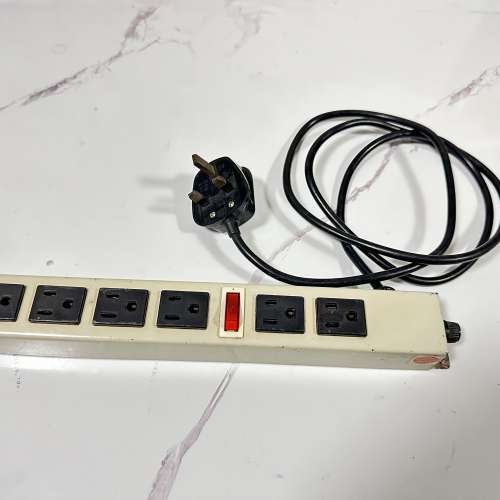 六位美式電源拖板