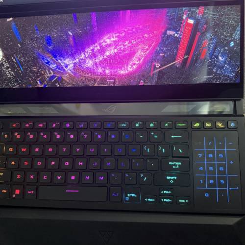 ASUS ROG Zephyrus Duo 16 (行貨)