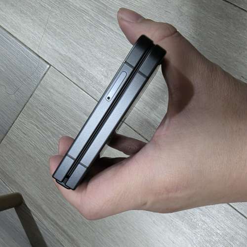 Samsung Galaxy Flip 7