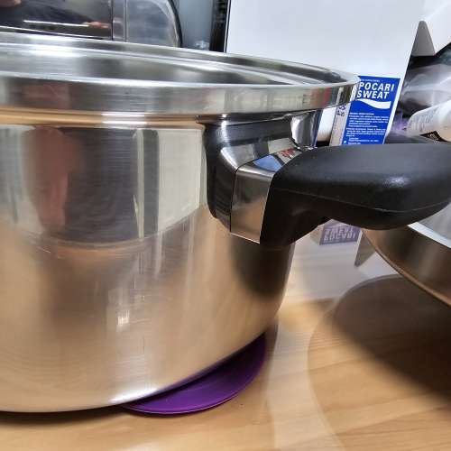 * Amway * 皇后 * 最好用 * 6 公升不銹鋼煲 * Made in USA *