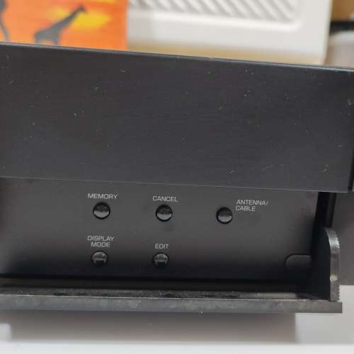 德國根德收音頭（GRUNDIG)