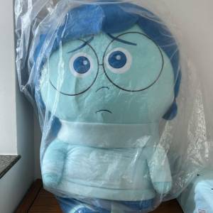 全新未拆袋巨型阿愁AIA 公仔 高度約110cm，東九龍，土瓜灣一帶可以免費送貨！售$280