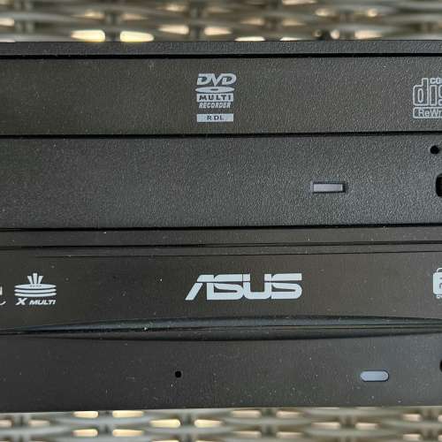 出售一堆電腦配件, 9把電腦風扇 +2部DVD RW 光碟機+ 099博士牛電源供應器 清屋出售...