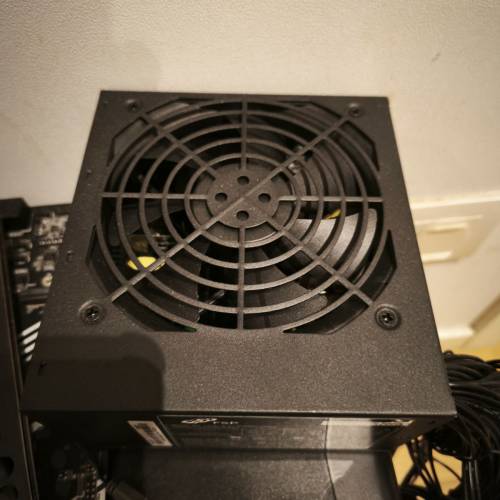 電腦電源FSP 650Wmax 金牌80plus