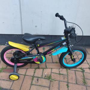 8成新 14吋 小童單車，有輔助小車輪。14吋，不可摺，單速，身高 1米以下小童合用。
