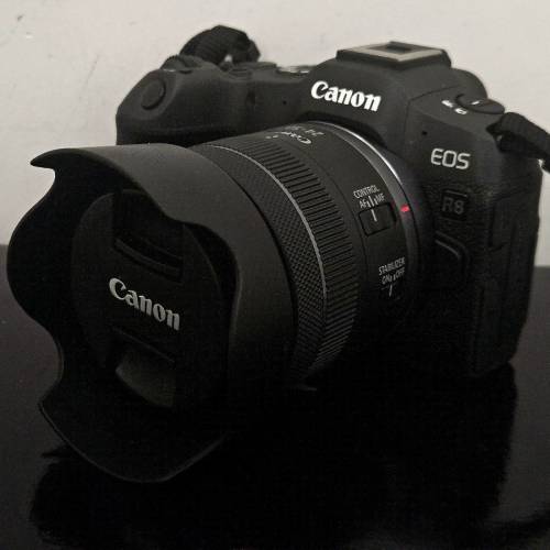 Canon EOS R8 + 24-50mm Kit