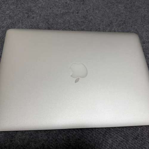 13寸蘋果MacBookair筆記本电脑，8G記憶體+ 512GB SSD 固態硬盤，輕巧方便攜帶出街！