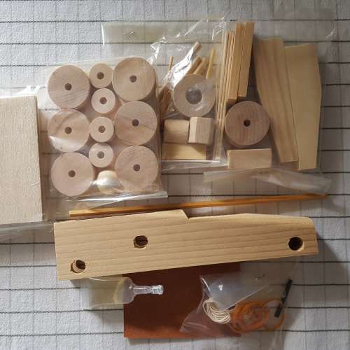 精美罕有木製方程式玩具車