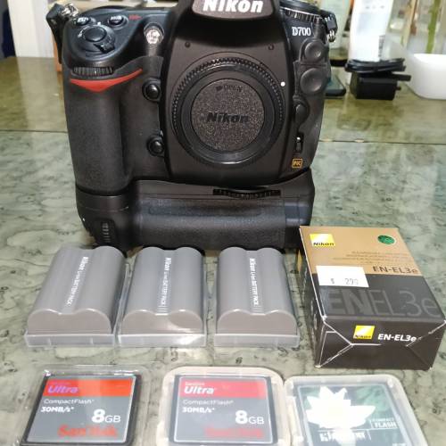 Nikon D700+MB-D10+4粒電