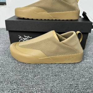 全新Arcteryx KRAGG 38.5碼