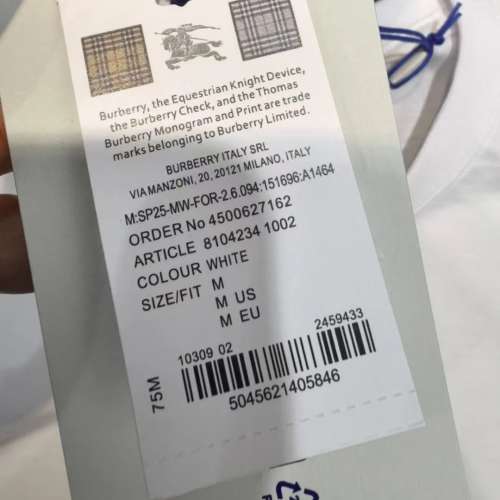 全新BURBERRY LOGO字Tee