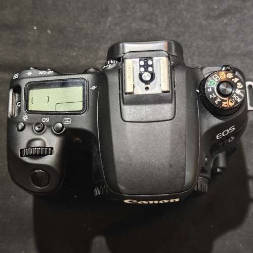 canon 77D 佳能 77D 機身 body 跟1電一充連肩帶 行貨有盒冇單有證過保 90%new 功能正...