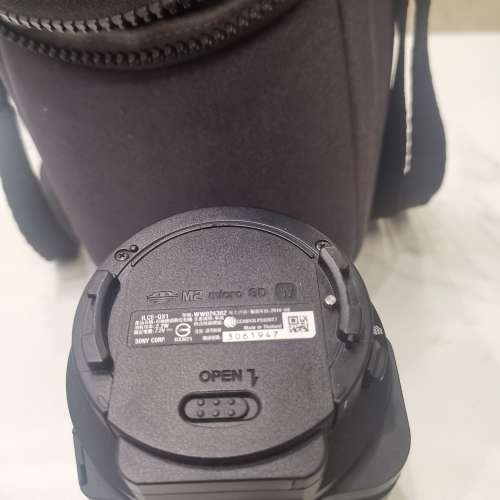 Sony ILCE-QX1 Lens-Style Digital Camera w/16-50mm Lens