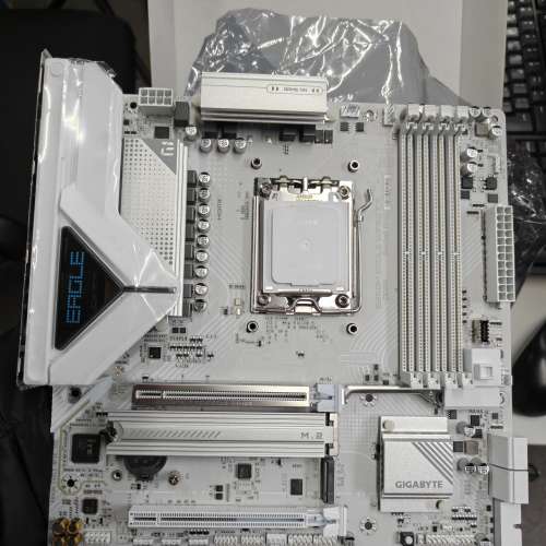 Gigabyte B850M EAGLE WIFI6 ICE