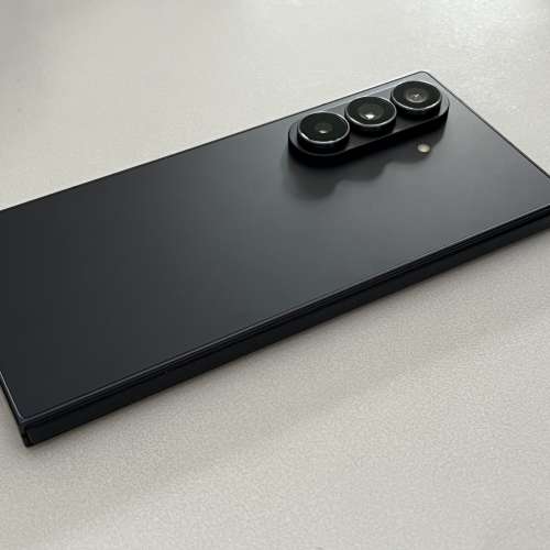 99 % New GaIaxy  FoId 7  12+512GB black 香港行貨