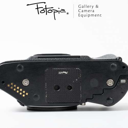 || Leica R8 - Black with full packing (Film camera body) ||