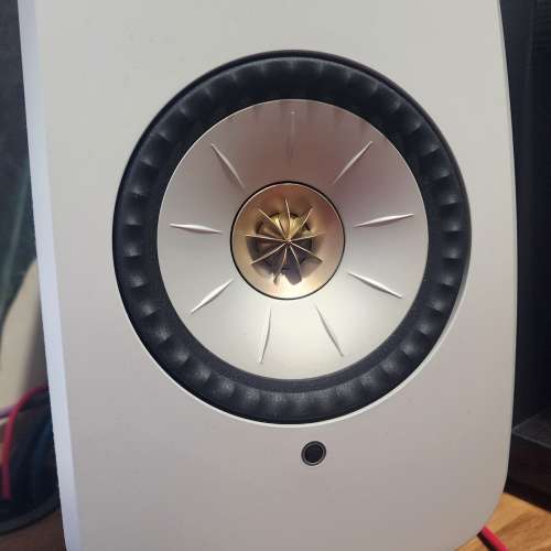 KEF LSX II 無線 HiFi 揚聲器(最新棉白色)+ KEF P1 Desk Pad(銀色)+Gotham 85025 升...