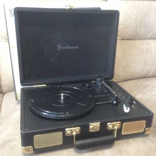 GOODMANS Portable Rechargeable Turntable NEW 全新充電手提唱盤