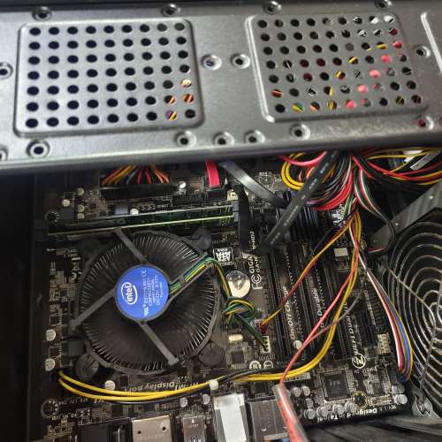 即買即用 Intel Core i5-4690 CPU  電腦主機