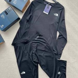 全新The North Face Summit Series Dot Knit內衣