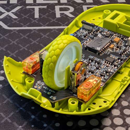 Darmoshark M3 4K Cyber Yellow