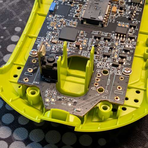 Darmoshark M3 4K Cyber Yellow