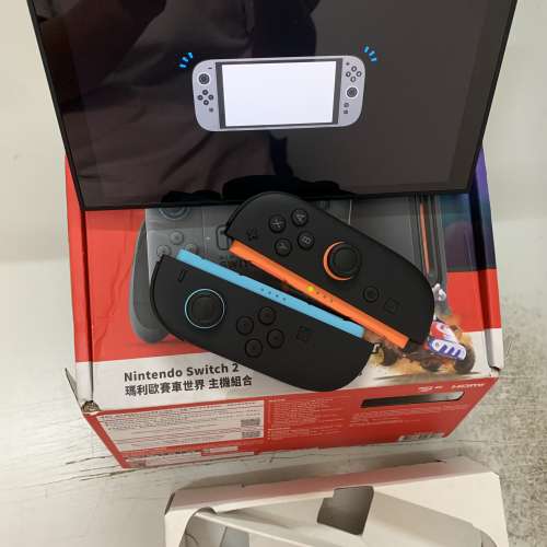 99%New Nintendo Switch 2 Gray Bundle with Mario Kart World, 保到25-8-2026