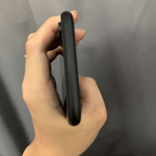 Apple iPhone XR 128G 黑色 港行，雙咭雙待，功能全部正常運作，電池效能96 %，電池...