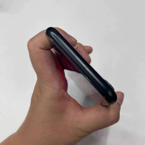 iPhone XR 128G 港行，雙咭雙待，功能全部正常運作，電池效能96 %，電池良好，已貼...