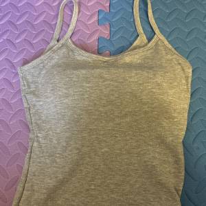 灰色吊帶背心 L size